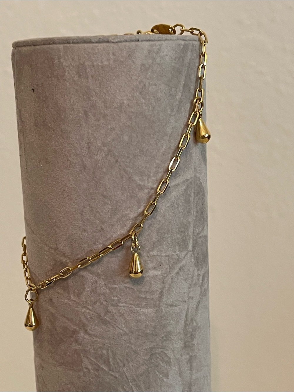 Avon Gold Teardrop Charm Bracelet - Gold Tone - Picture 5 of 5
